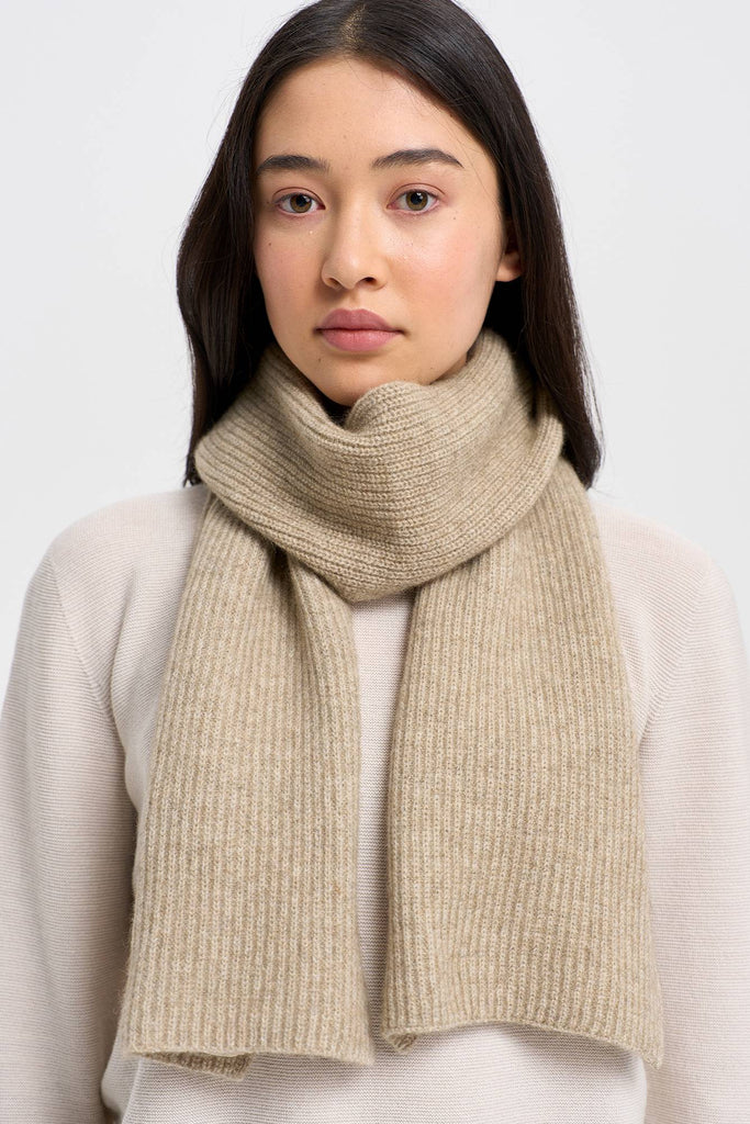 Unisex Moss Scarf Latte 0554