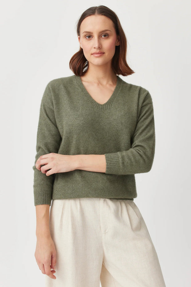 Womens Relax V Sweater Sage-100077