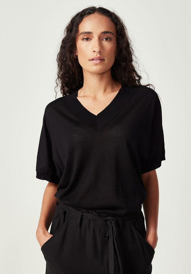 Womens Camille V Tee Black 100110VN