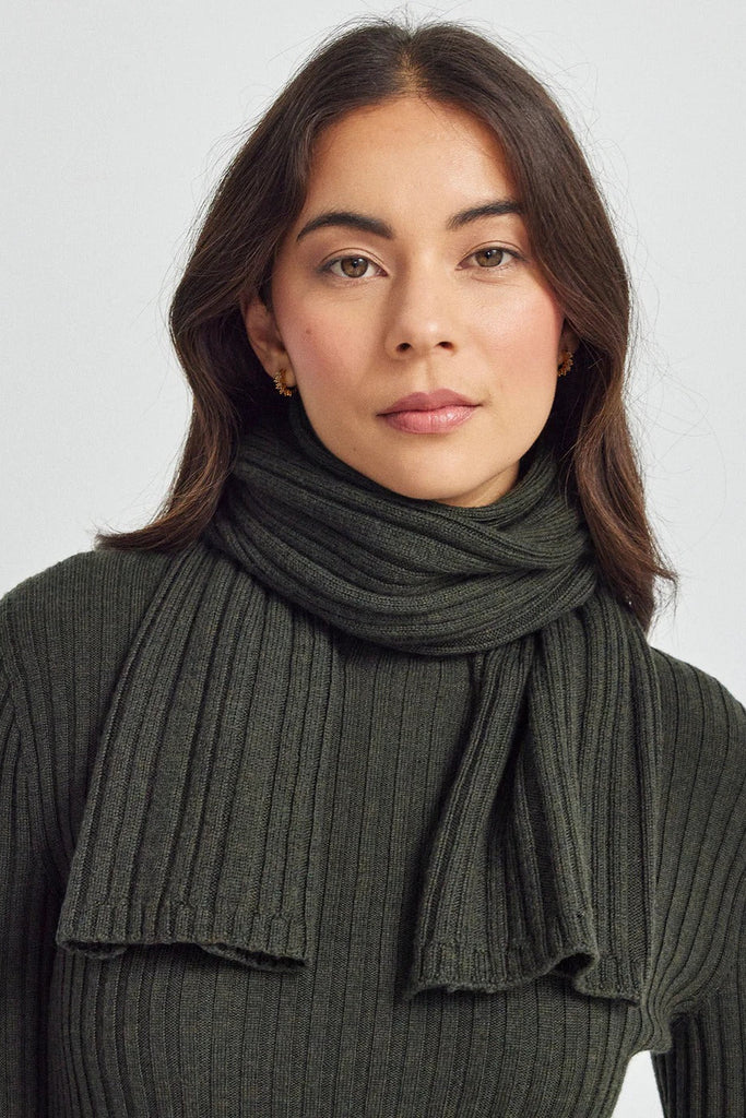 Unisex Rib Merino Scarf Forest 0660