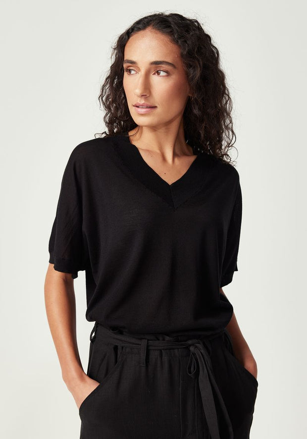 Womens Camille V Tee Black 100110VN