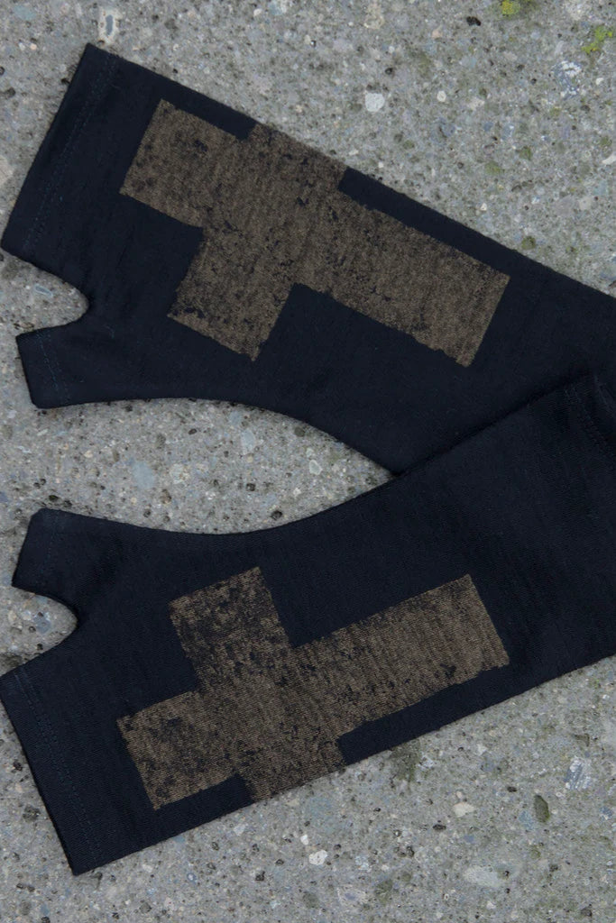Merino Fingerless Gloves - Standard Length Bronze Cross