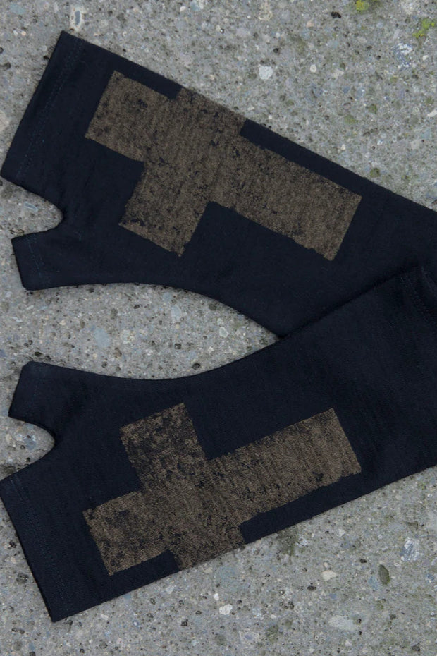 Merino Fingerless Gloves - Standard Length Bronze Cross