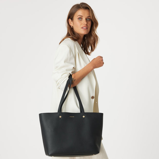Tilbury Shoulder Bag - Black & Ivy